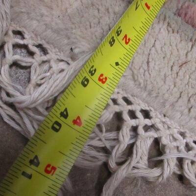 Lot 20 - Oval Area Rug 
