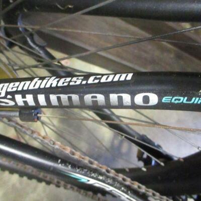 Lot 27 - Shimano GST Men's Touring Bike With Lance Armstrong Picture