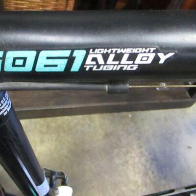 Lot 27 - Shimano GST Men's Touring Bike With Lance Armstrong Picture