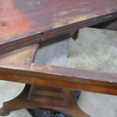 Lot 33 - Vintage Flame Mahogany Game Table