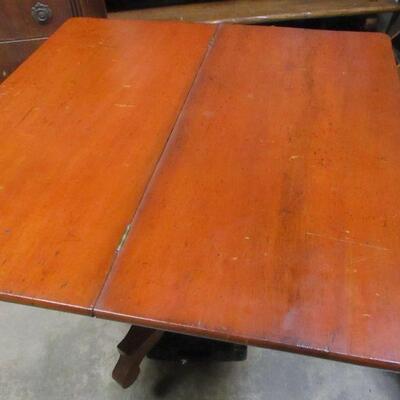 Lot 33 - Vintage Flame Mahogany Game Table