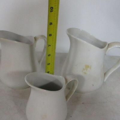 Lot 36 - Bistro Blanc - Cordon Blue Pitchers