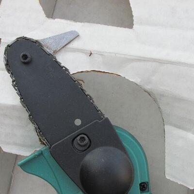 Lot 160- Wood Zig Power Pruner