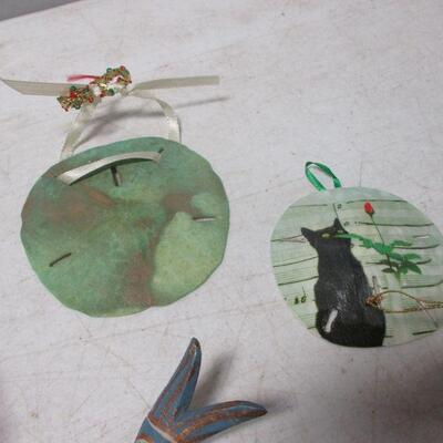 Lot 57 - Christmas Tree Ornaments
