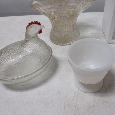 Lot 65 - Crystal & Milk Glass Decor