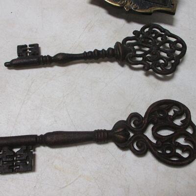 Lot 67 - Home Decor Toilet Roll & Soap Holder