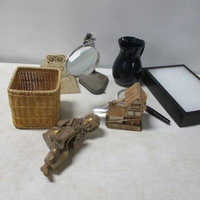 Lot 73 - Home Decor Items