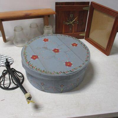 Lot 76 - Home Decor