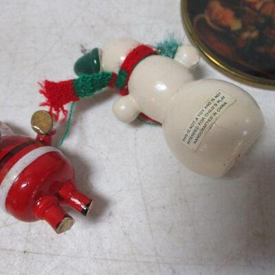 Lot 80 - Christmas Decorations