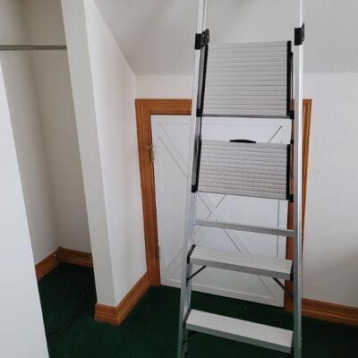 Lot #4: Gorilla Step Ladder GLA-5X 5 FT. 7 IN