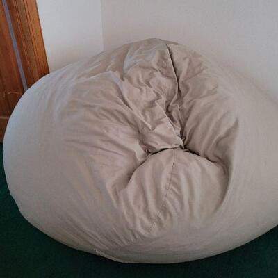 Lot #7: 5 Foot Wide Large Beanbag 