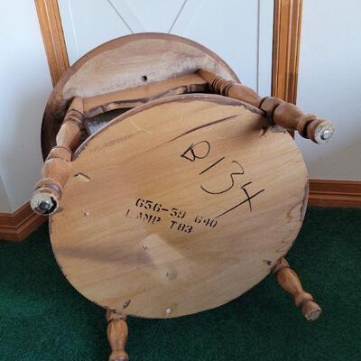 Lot #9: Vintage Side Lamp Table 26" x 23.5" 