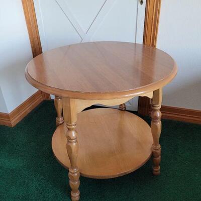 Lot #9: Vintage Side Lamp Table 26" x 23.5" 