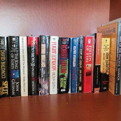 Lot #24: Assortment of (31) Paperback Books ðŸ“š 
