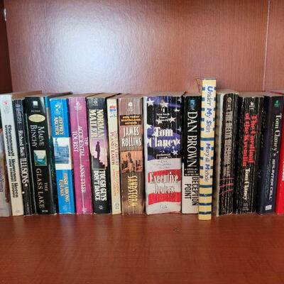 Lot #24: Assortment of (31) Paperback Books ðŸ“š 