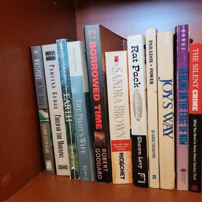 Lot #27: Assortment of (11) Books ðŸ“š 