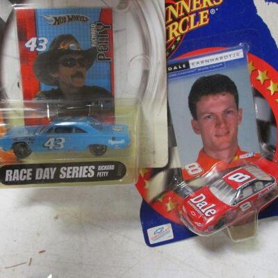 Lot 90 - Hot Wheels NASCAR Disney Winners Circle Cars