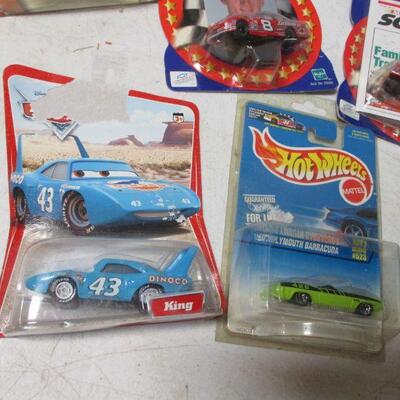 Lot 90 - Hot Wheels NASCAR Disney Winners Circle Cars