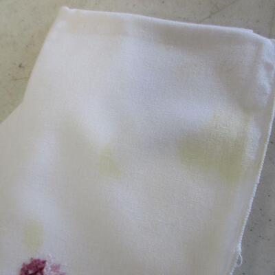 Lot 118 - Vintage Hand Embroidered Cloth Napkins 