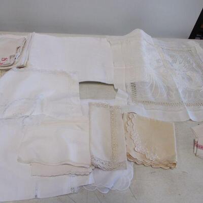 Lot 120 - Vintage Cloth Linen