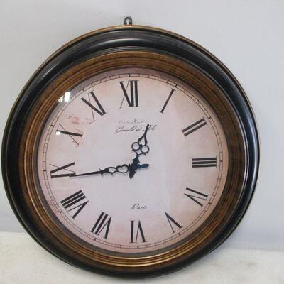 Lot 124 - Battery Operated Wall Clock
