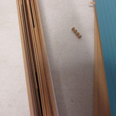 Lot 125a - Doll House Building Components Molding 