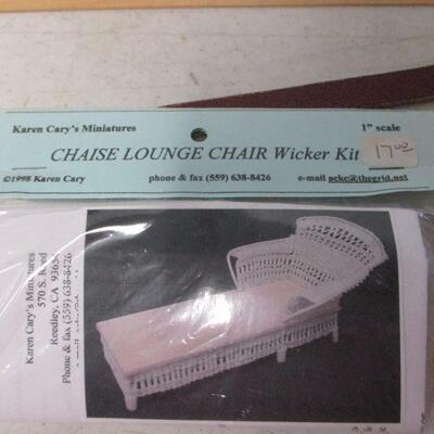 Lot 125b - Doll House Building Components 