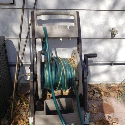 Lot 16: Waterhose and Cart