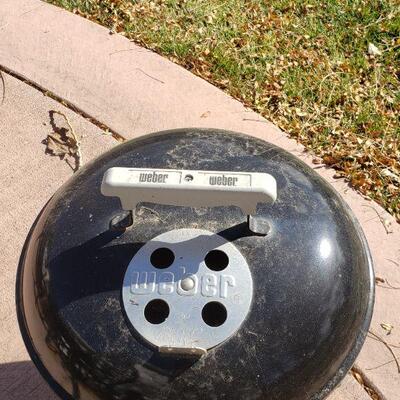 Lot 18: Small Tabletop Weber Grill