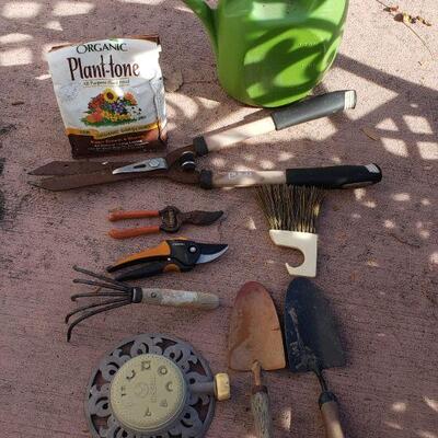 Lot 20: Gardening Lot