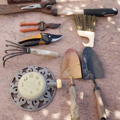 Lot 20: Gardening Lot