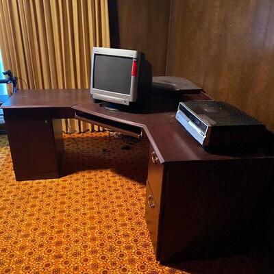 DESK $125
