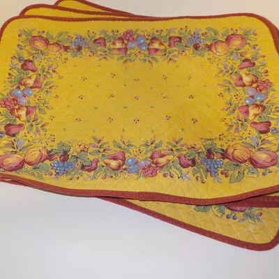 6-Yellow hand crafted place mats & 8 Hot and cold mats.