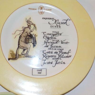 Rene De jeuner dinner plates.