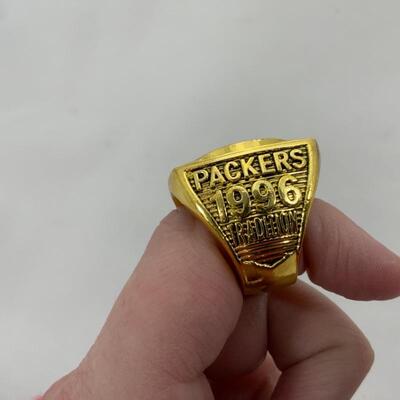 .21. Commemorative Super Bowl XXXI Replica Ring | FAVRE