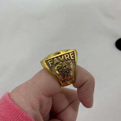 .21. Commemorative Super Bowl XXXI Replica Ring | FAVRE
