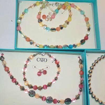 Hand crafted new jewlery in boxes. (6)