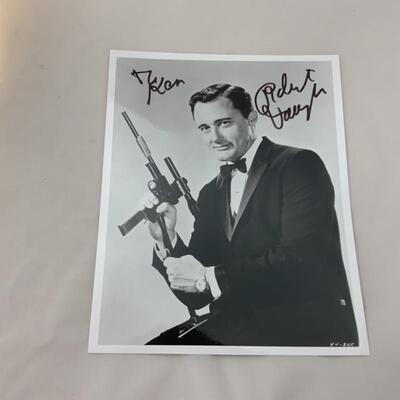 .29. Robert Vaughn | Man from U.N.C.L.E | Signed 8x10