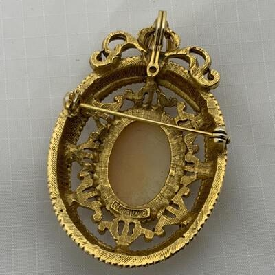 .52. Florenza Cameo | Pendant or Brooch