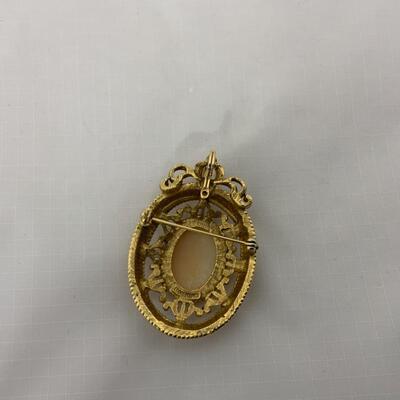 .52. Florenza Cameo | Pendant or Brooch