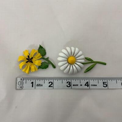 .76. Vintage | Enameled Flower Pins