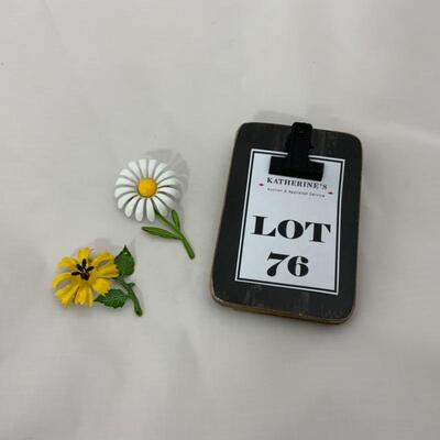 .76. Vintage | Enameled Flower Pins