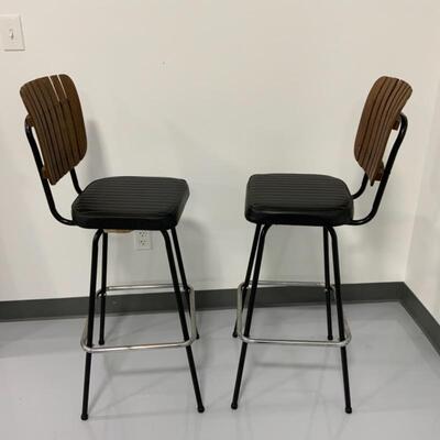 .112. Vintage | Comfort Lines Barstools | MCM 