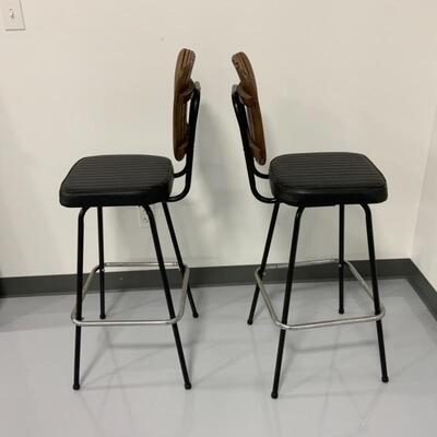 .112. Vintage | Comfort Lines Barstools | MCM 