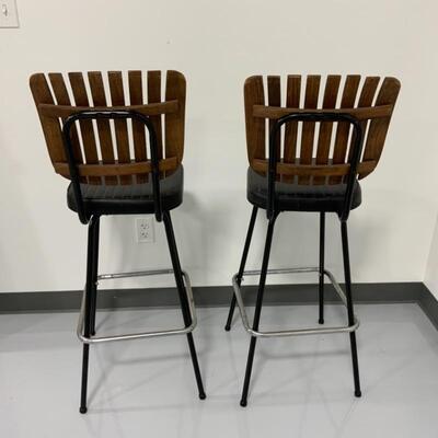 .112. Vintage | Comfort Lines Barstools | MCM 