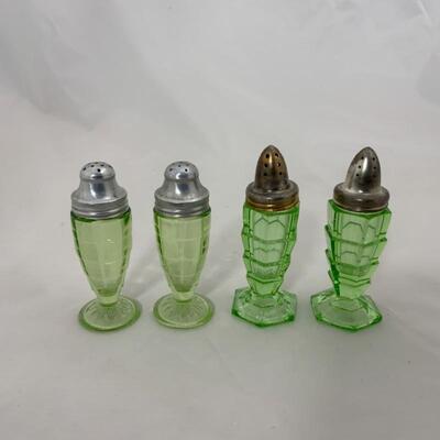 .119. Green Depression Glass Salt & Pepper Shakers