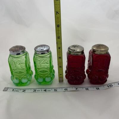 .122. Vintage | HEAVY | Green Opalescent | Ruby | Salt & Pepper Shakers