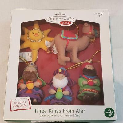 LOT 1: New Soft Christmas Tree and Ornaments