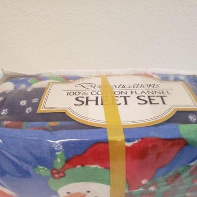 Lot 17: Never Been Used Vintage Christmas Flannel Sheets