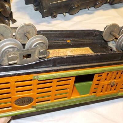 Pre- War Lionel Trains . Engine and accessories.
